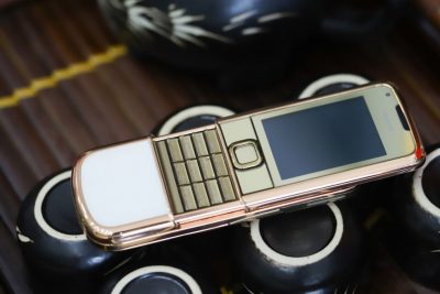 Điện thoại Nokia 8800E Rose Gold (da trắng)