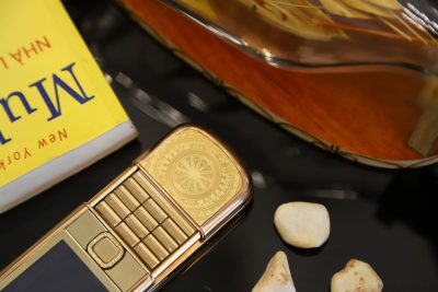 Điện thoại Nokia 8800E Rose Gold trống đồng đẳng cấp