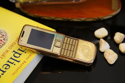 Điện thoại Nokia 8800E Rose Gold trống đồng đẳng cấp
