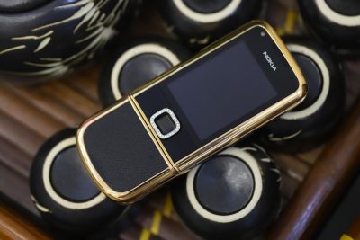 Điện thoại Nokia 8800E Rose Gold điểm đá (da đen)