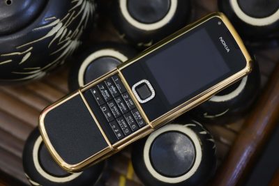 Điện thoại Nokia 8800E Rose Gold điểm đá (da đen)
