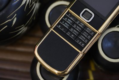 Điện thoại Nokia 8800E Rose Gold điểm đá (da đen)