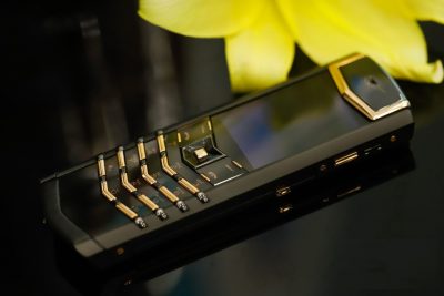 Điện thoại Vertu Signature S Balck Điểm Vàng