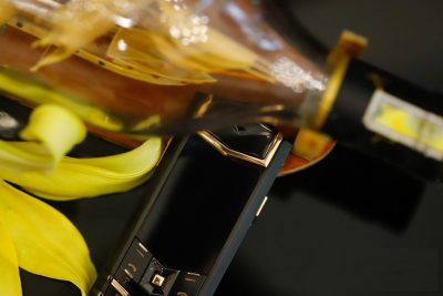 Điện thoại Vertu Signature S Balck Điểm Vàng