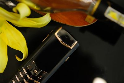 Điện thoại Vertu Signature S Balck Điểm Vàng