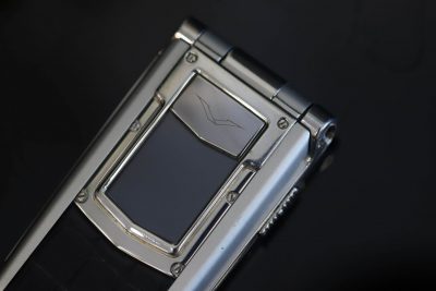 Điện Thoại Vertu Constellation Ayxta Da Cá Sấu Đen