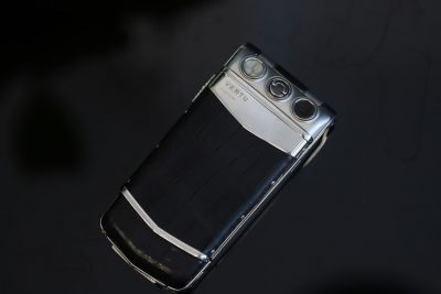 Điện Thoại Vertu Constellation Ayxta Da Cá Sấu Đen