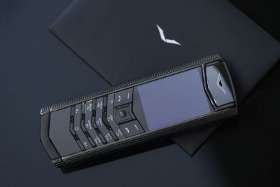 Điện thoại Vertu Signature S Clous De Paris Black lướt đẹp