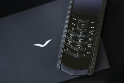 Điện thoại Vertu Signature S Clous De Paris Black lướt đẹp