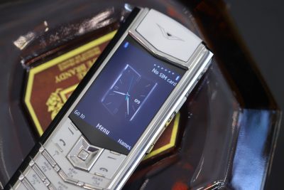Điện thoại Vertu Signature S Pure White trắng ngọc nguyên bản