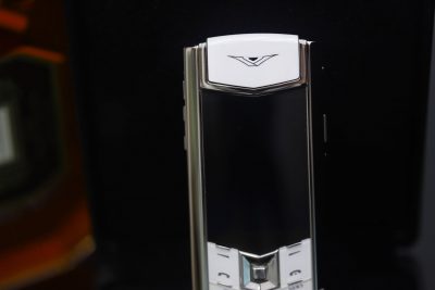 Điện thoại Vertu Signature S Pure White trắng ngọc nguyên bản