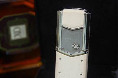 Điện thoại Vertu Signature S Pure White trắng ngọc nguyên bản