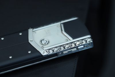 Điện thoại Vertu Signature S And Steel Họa Tiết Nổi Phục Hưng