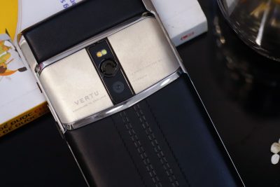 Điện thoại Vertu Signature Touch 2 cánh chính hãng