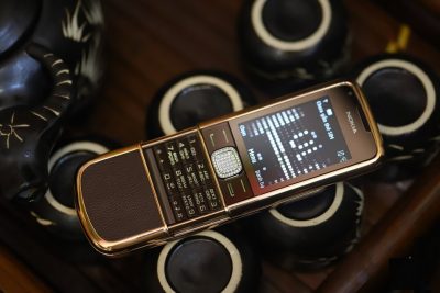 Điện thoại Nokia 8800E Rose Gold đính đá (da nâu)