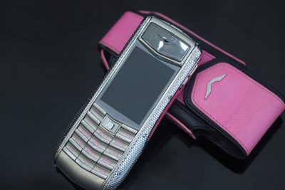 Điện thoại Vertu Ascent Ti Neon Pink chính hãng
