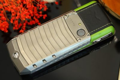 Vertu Ascent X Titanium Carbon Fibre Black And Green Leather