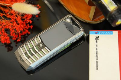 Vertu Ascent X Titanium Carbon Fibre Black And Green Leather