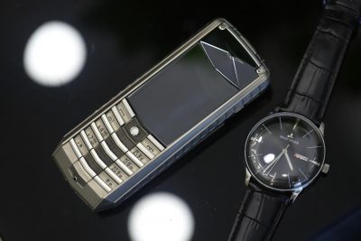 Điện thoại Vertu Ascent X Titanium Black (màu đen)