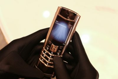 Cách phân biệt điện thoại Vertu thật giả