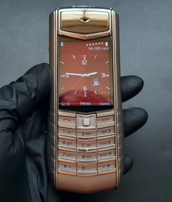Màn hình Vertu Ascent Ti cao cấp