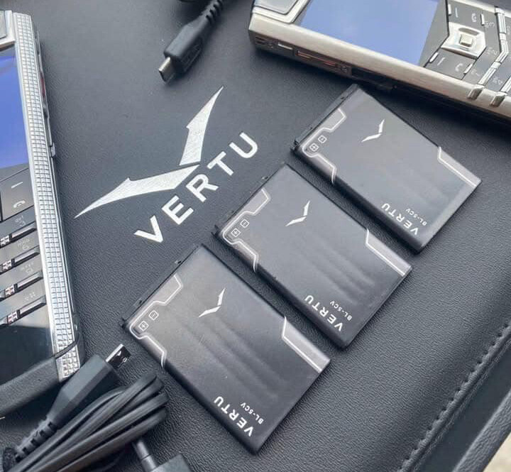 Pin Vertu Signature S (2)