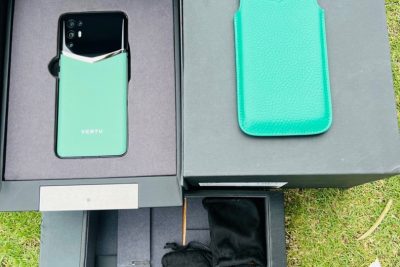 Điện Thoại IVertu 5G Da Bê Màu Xanh Hoàng Gia Likenew 99%