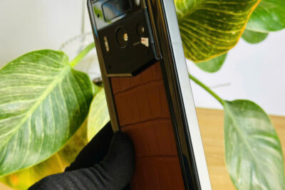 Điện thoại METAVERTU 2 Generation da cá sấu nâu 99% chính hãng