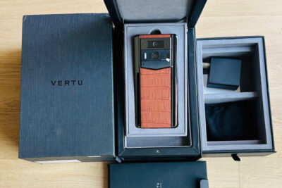 Điện thoại METAVERTU 2 Generation da cá sấu nâu 99% chính hãng