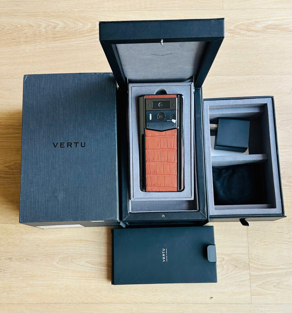 Điện Thoại Metavertu 2 Da Cá Sấu Nâu 99% Fullbox (4)