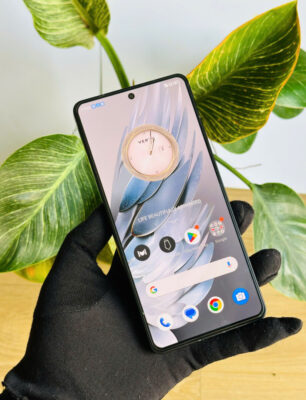 Màn hình Meta Vertu 1 và Metavertu 2