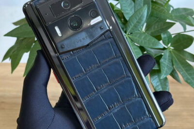 Điện thoại METAVERTU 2 Generation da cá sấu xanh 99% chính hãng