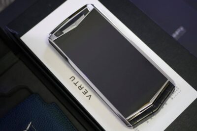 Điện thoại Aster P Da cá sấu đen like new 99%