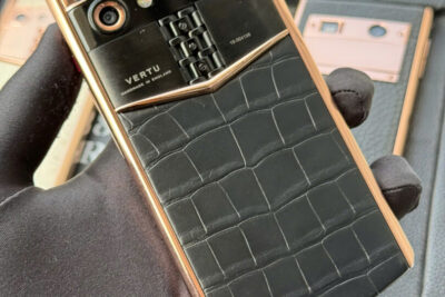 Vertu Aster P mạ vàng da cá sấu đen