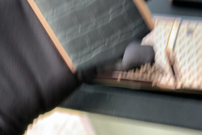 Vertu Aster P mạ vàng da cá sấu đen