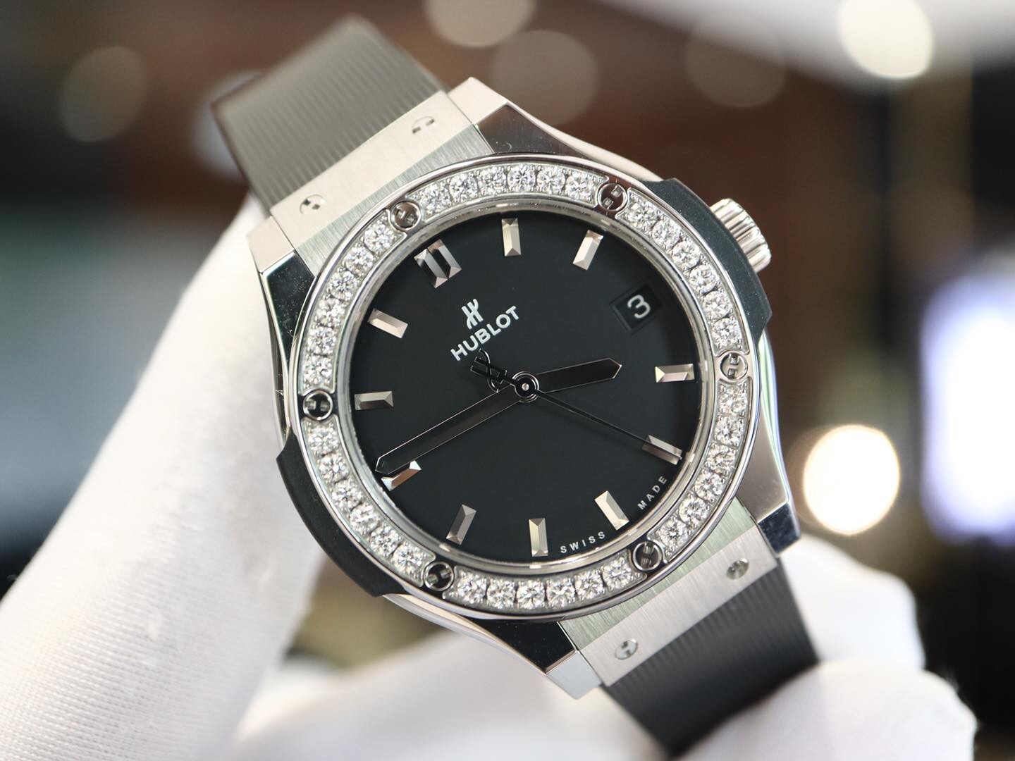 Đồng Hồ Hublot Classic Fusion Automatic 33mm 3