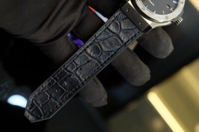 Đồng Hồ Hublot Classic Fusion Benzel Custom Diamonds 38mm