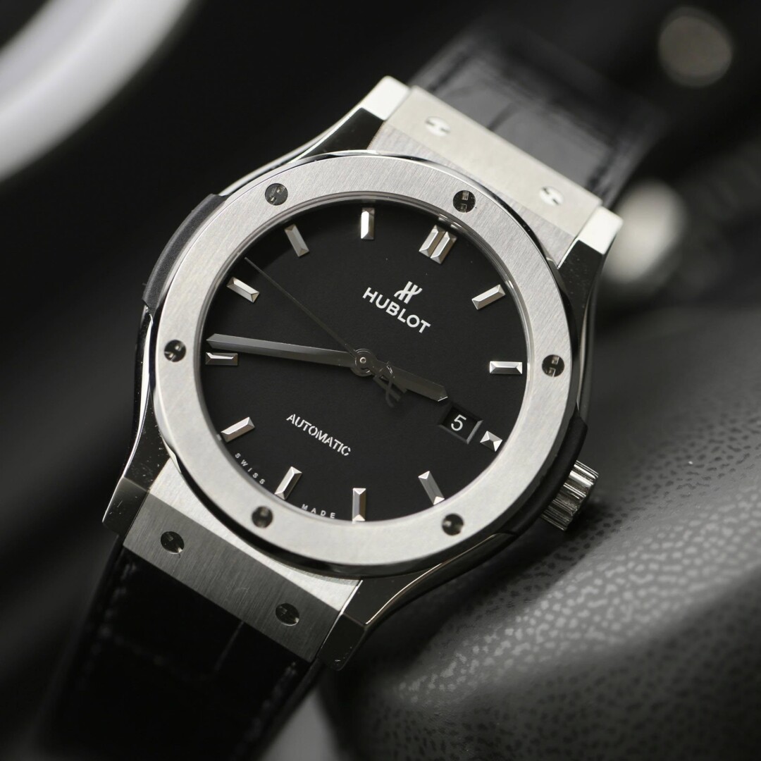 Đồng Hồ Hublot Classic Fusion Black Titanium 2
