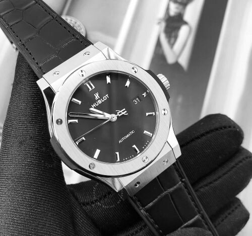 Đồng Hồ Hublot Classic Fusion Black Titanium 4