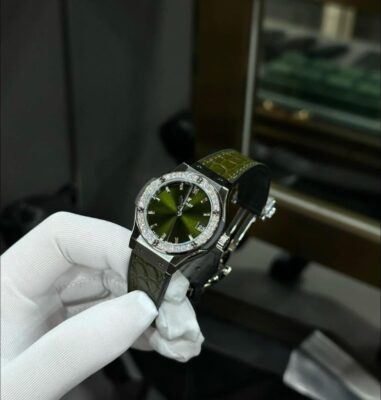 Đồng Hồ Hublot Classic Fusion Green Benzel Custom Diamonds 33mm