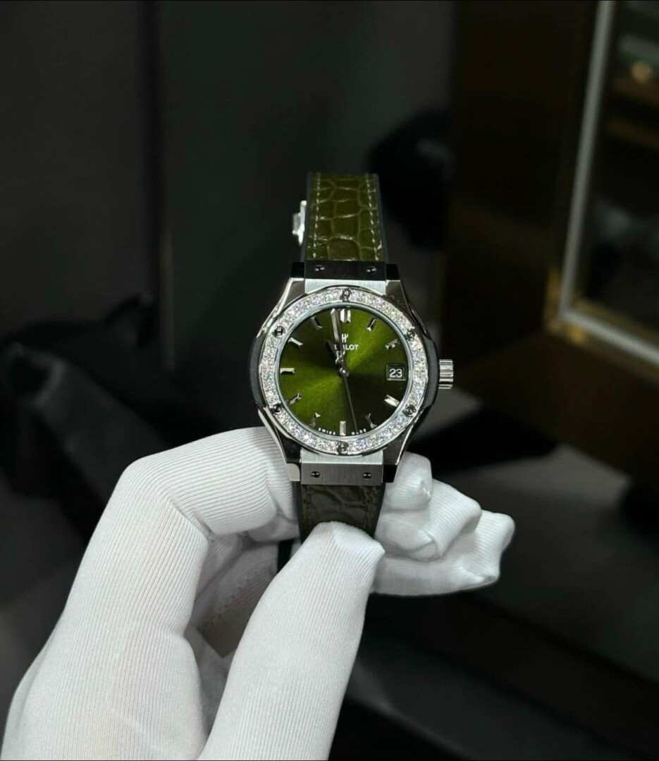 Đồng Hồ Hublot Classic Fusion Green Benzel Custom Diamonds 33mm