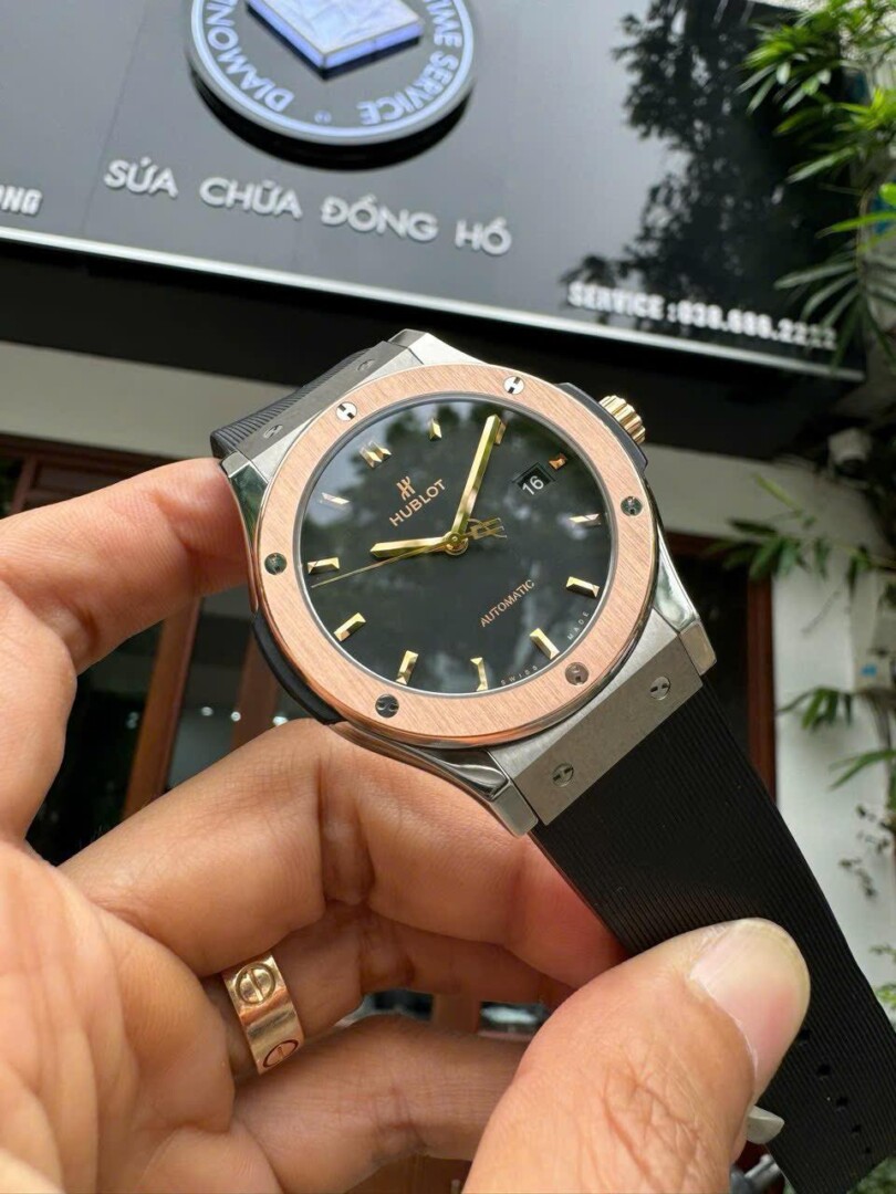 Đồng Hồ Hublot Classic Fusion King Gold 38mm 2