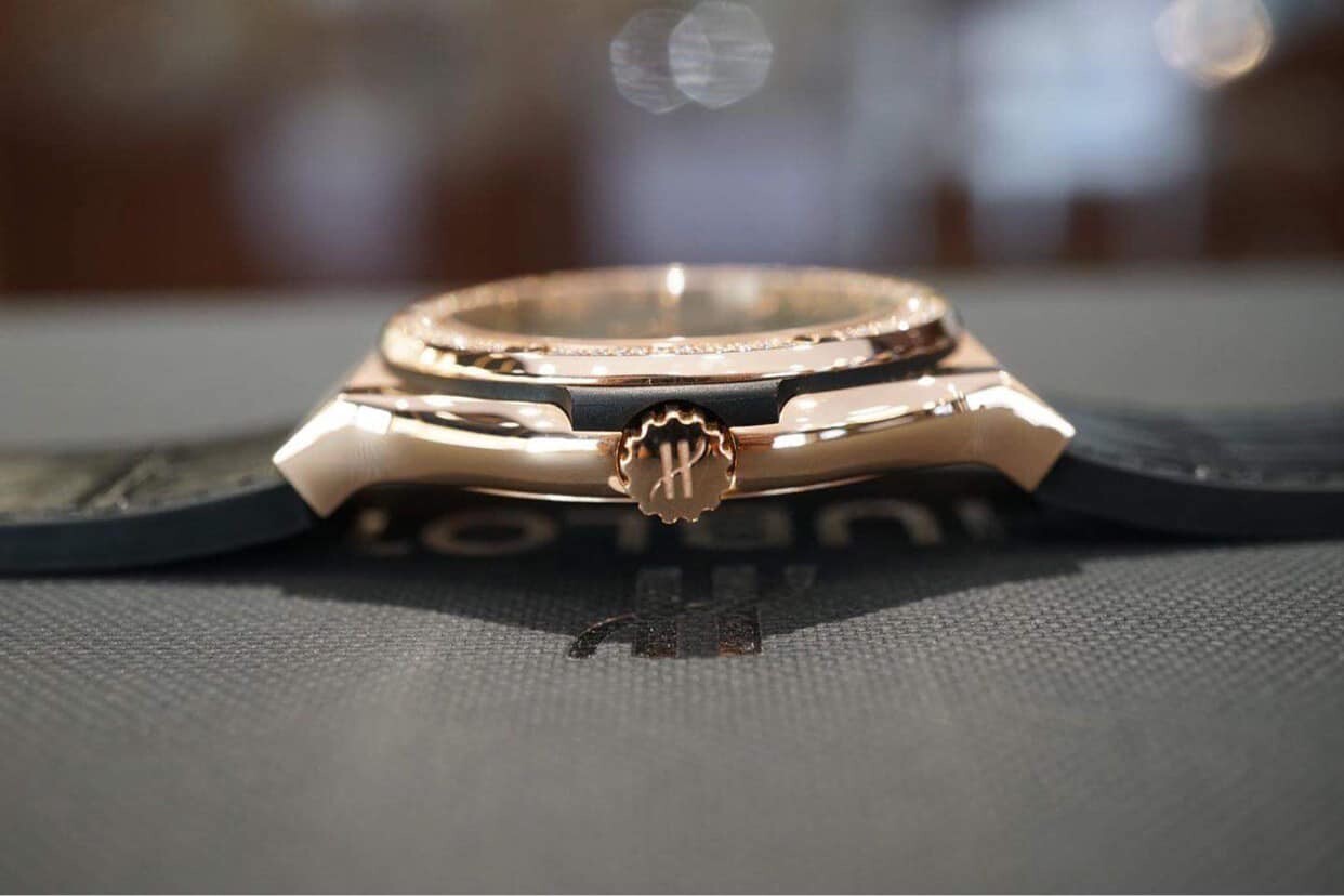 Đồng Hồ Hublot Classic Fusion King Gold Diamonds 42mm 4