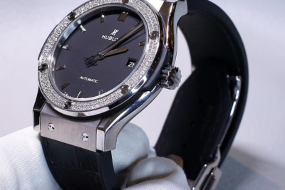 Đồng Hồ Hublot Classic Fusion Titanium Diamonds 42mm