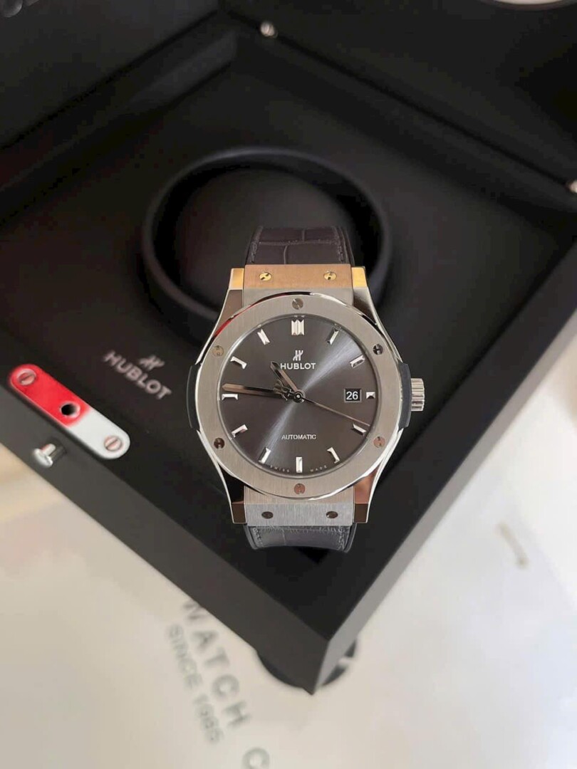 Đồng Hồ Hublot Classic Fusion Titanium Grey 42mm 7