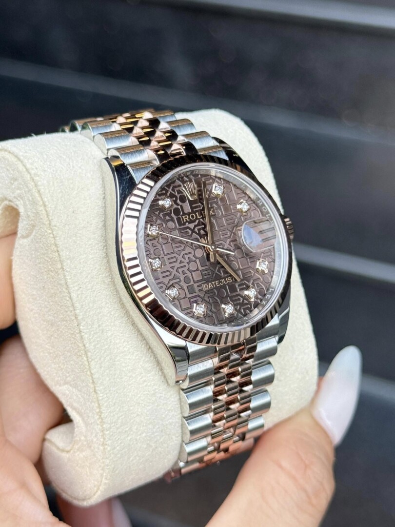 Đồng Hồ Rolex Datejust Mặt Vi Tính Dây Đeo Jubilee 126231 4
