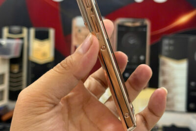 Vertu Aster P – Độc Bản mạ vàng da bạch tạng