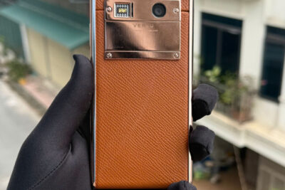 Vertu Aster T mạ vàng da bê nâu – Biểu tượng của đỉnh cao xa xỉ