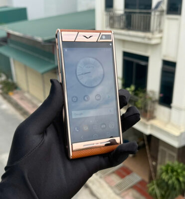 Vertu Aster T mạ vàng da bê nâu – Biểu tượng của đỉnh cao xa xỉ
