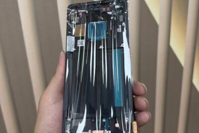 Màn hình Meta Vertu 1 và Metavertu 2